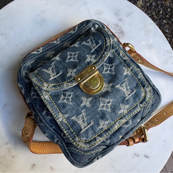 Louis Vuitton Monogram Denim Camera Bag Crossbody - Picture 3 of 16